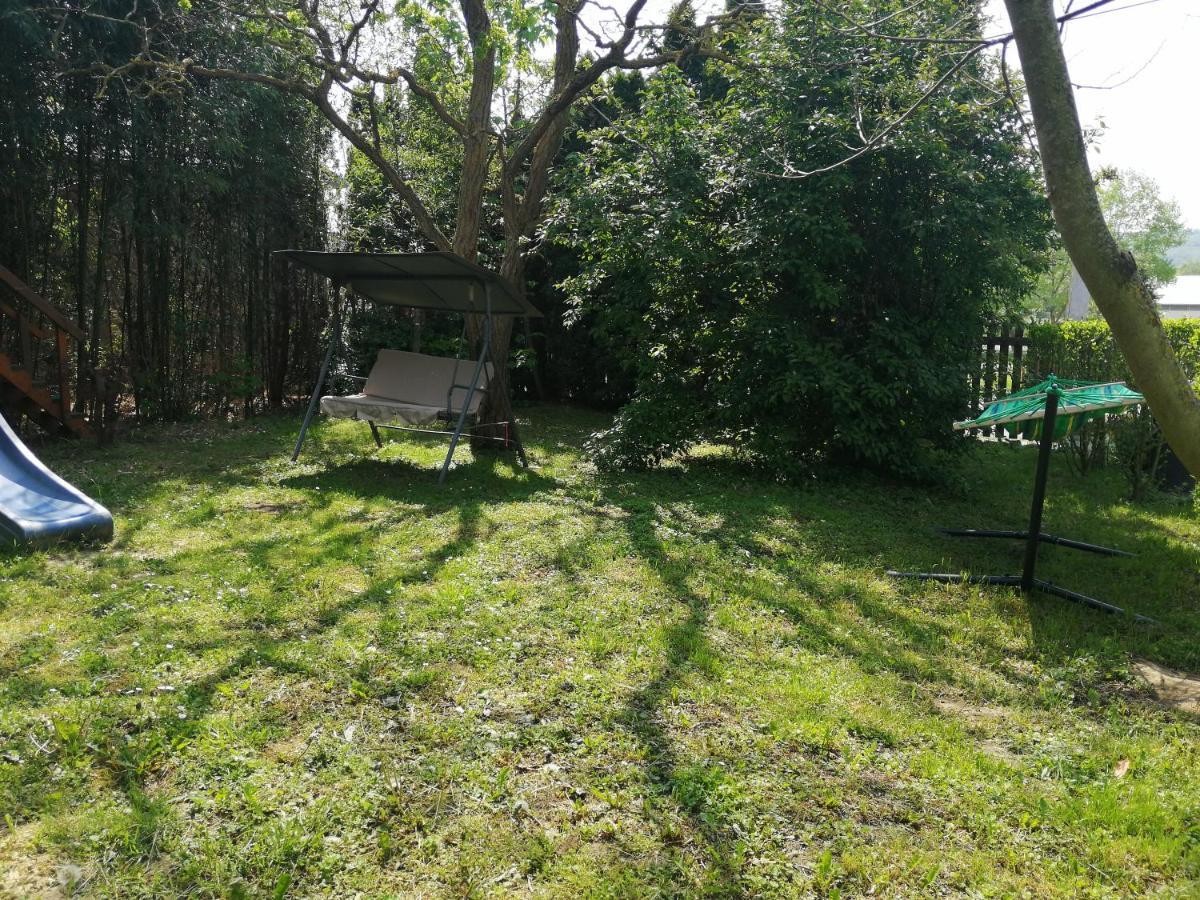 Flora Apartmanok Kehidakustány Exteriér fotografie
