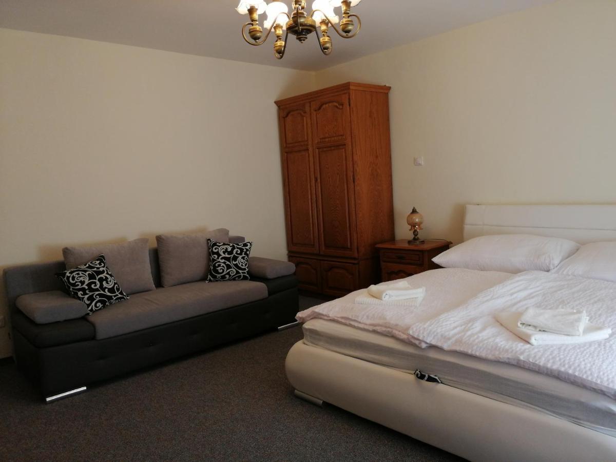 Flora Apartmanok Kehidakustány Exteriér fotografie