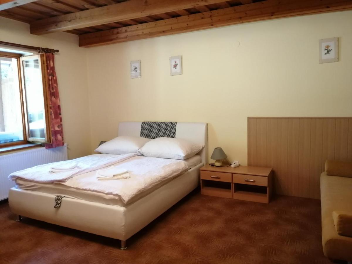 Flora Apartmanok Kehidakustány Exteriér fotografie